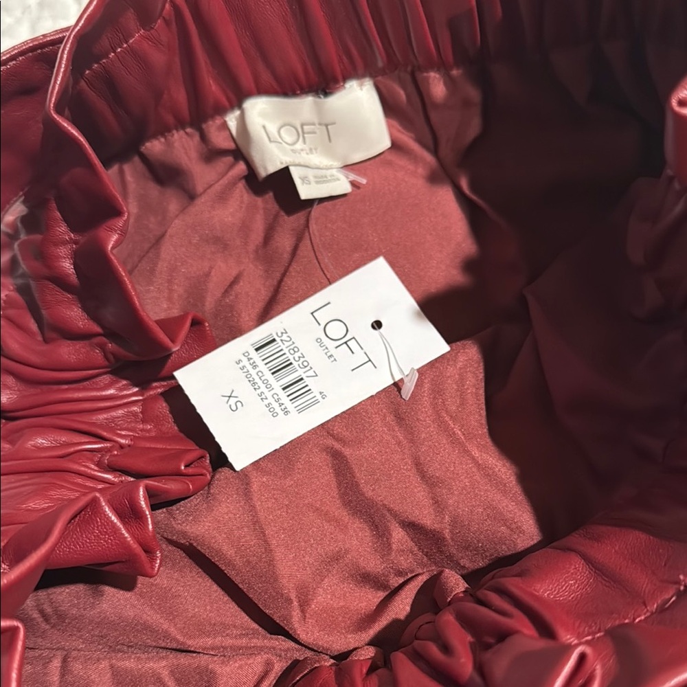 LOFT, Stylish Red Faux Leather Skirt Size XS with Belt, Bag style